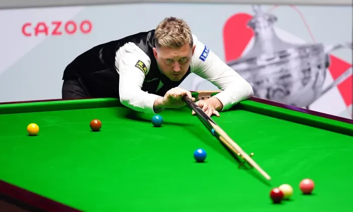 Wilson leads Jones in World Snooker final