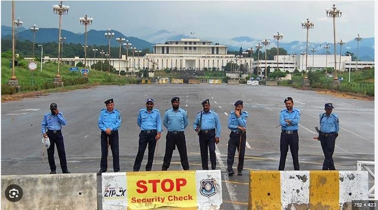 Police seal Islamabad’s Red Zone to prevent any May 9 protest