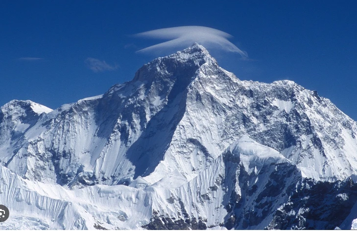 Nepali guide dies on Himalayan peak as climbing season begins