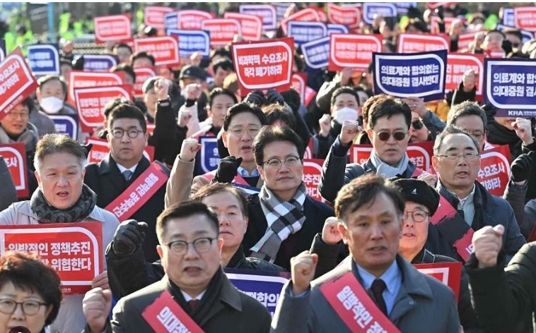 Seoul turns to foreign doctors as medical strike drags on