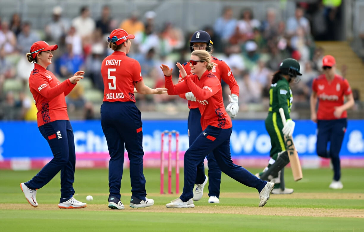 England thrash Pakistan Women by 53 runs in first T20I