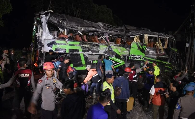 Indonesia school bus crash kills 11, dozens injured