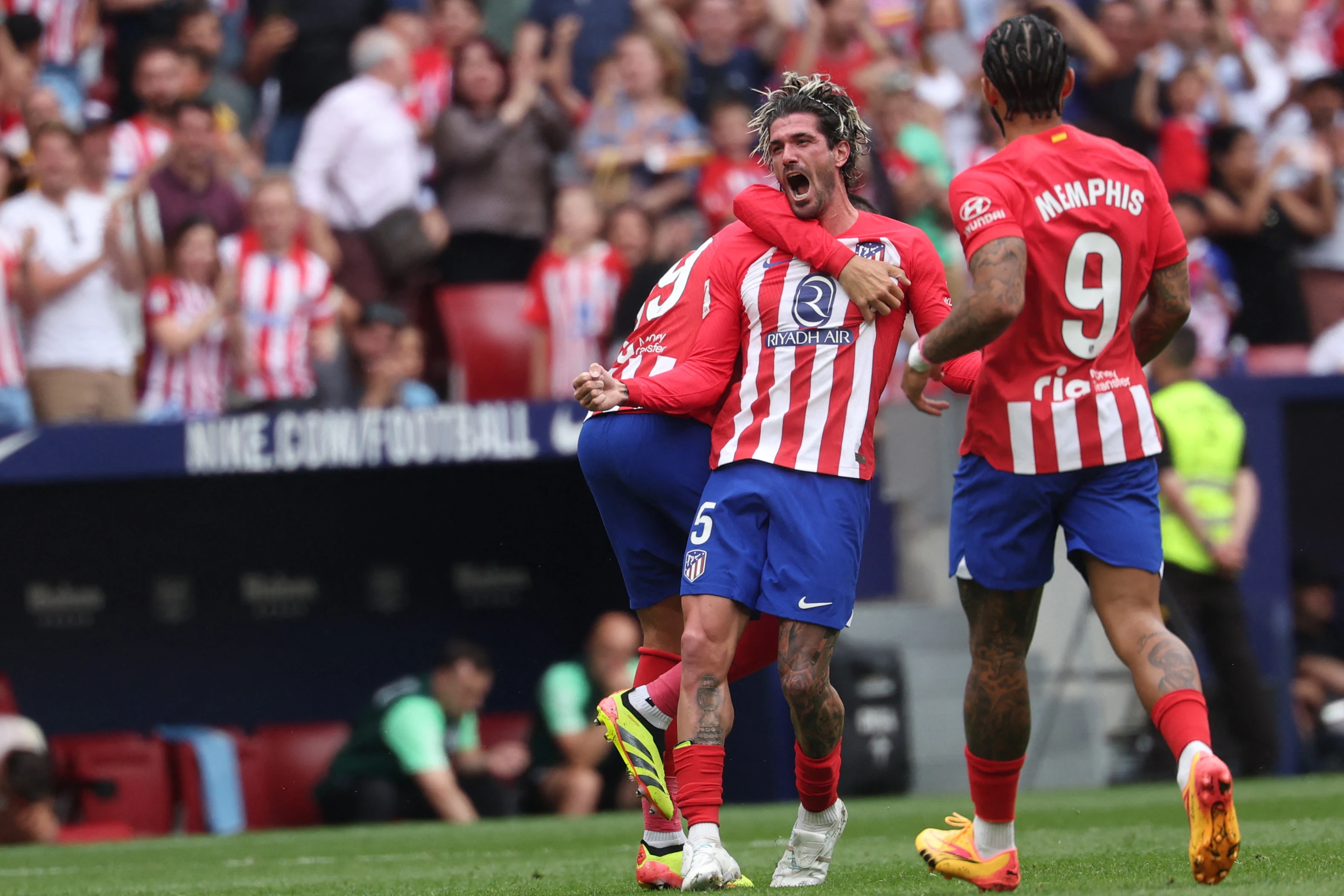 De Paul stunner fires Atletico past Celta towards top four finish