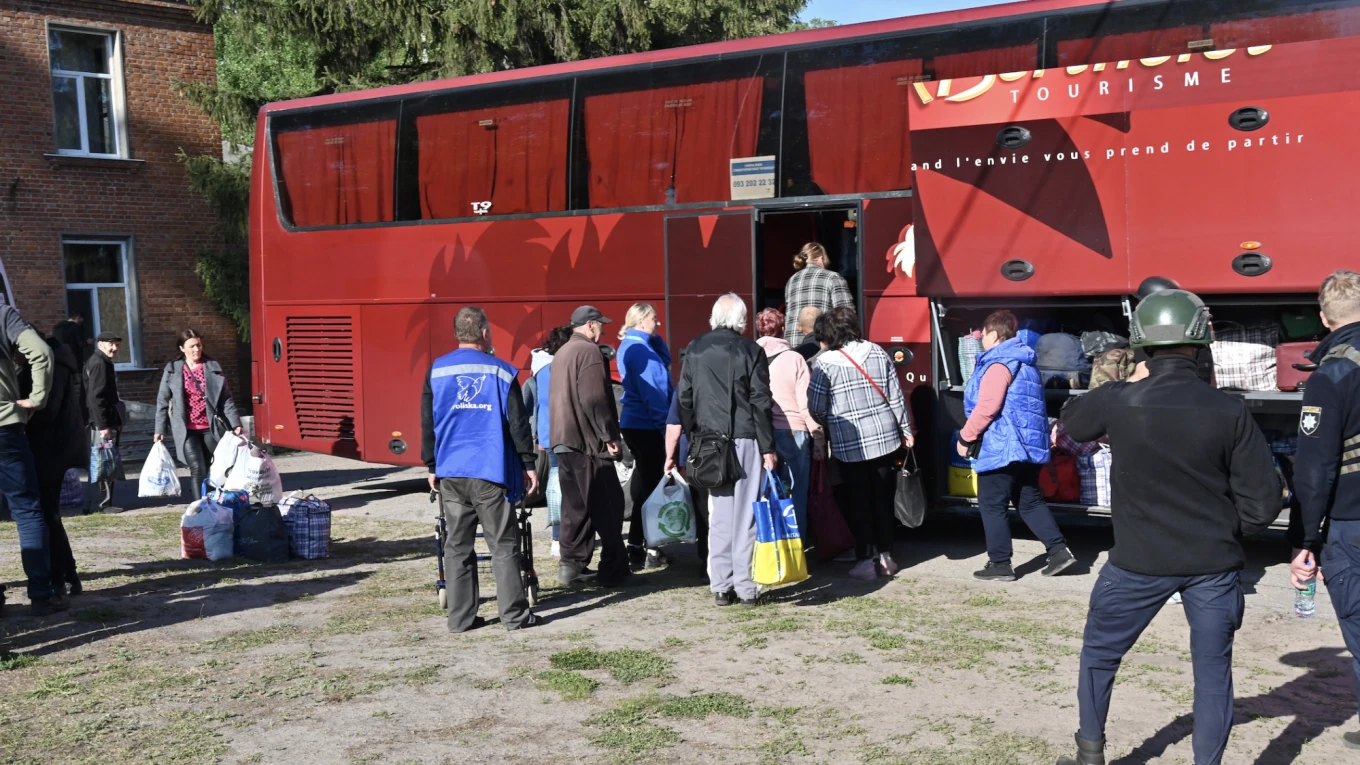 Thousands evacuated as Russia advances in Ukraine's Kharkiv region