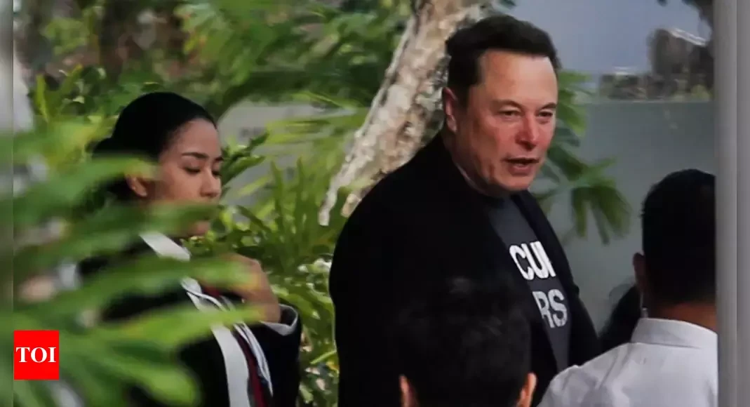 Tycoon Musk touches down in Bali for Starlink launch