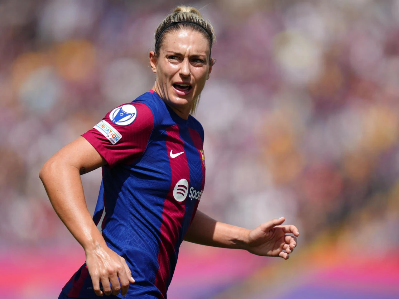 Barca women's captain Putellas extends contract