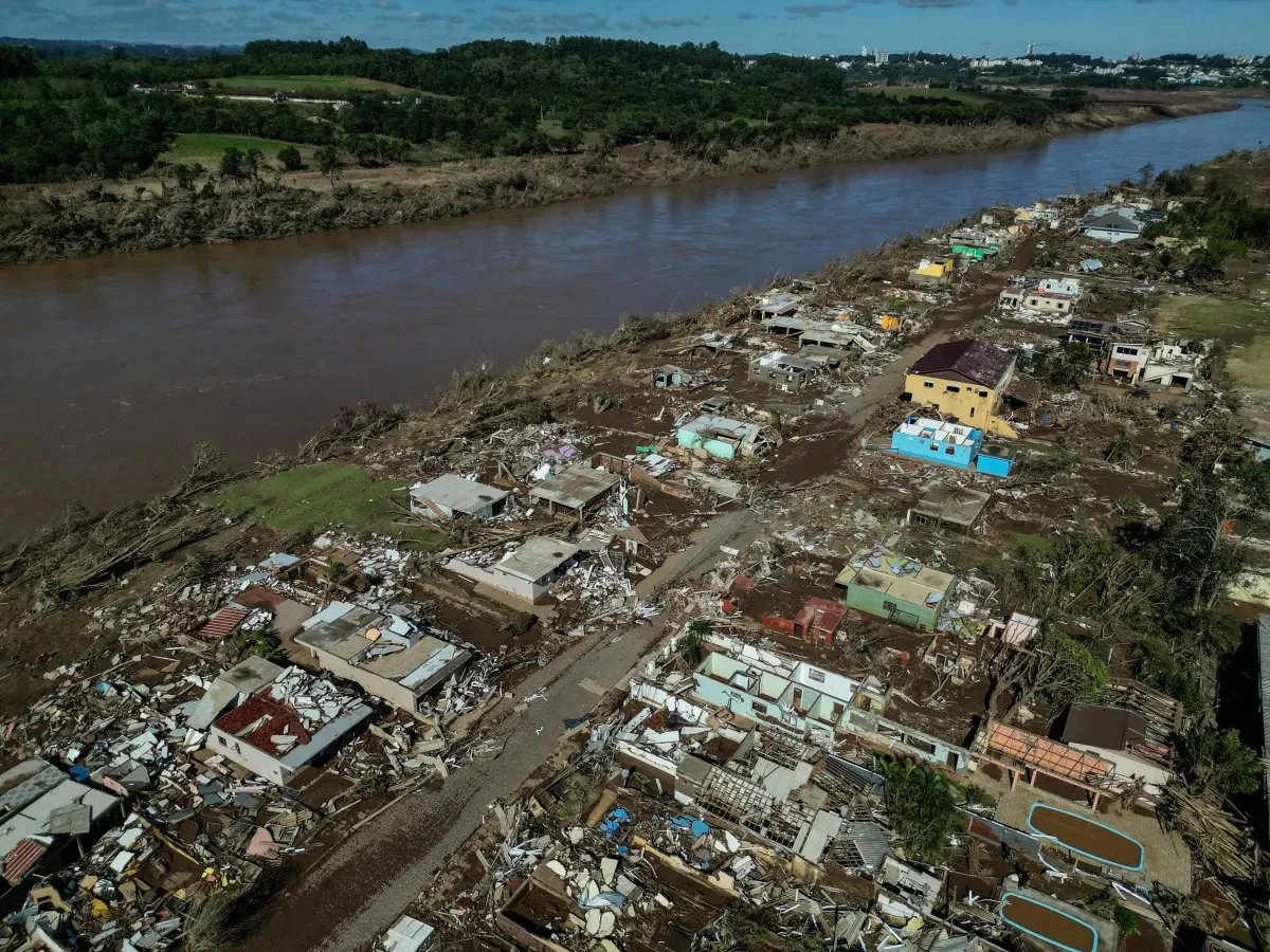 Brazil football greats to play charity match for flood victims