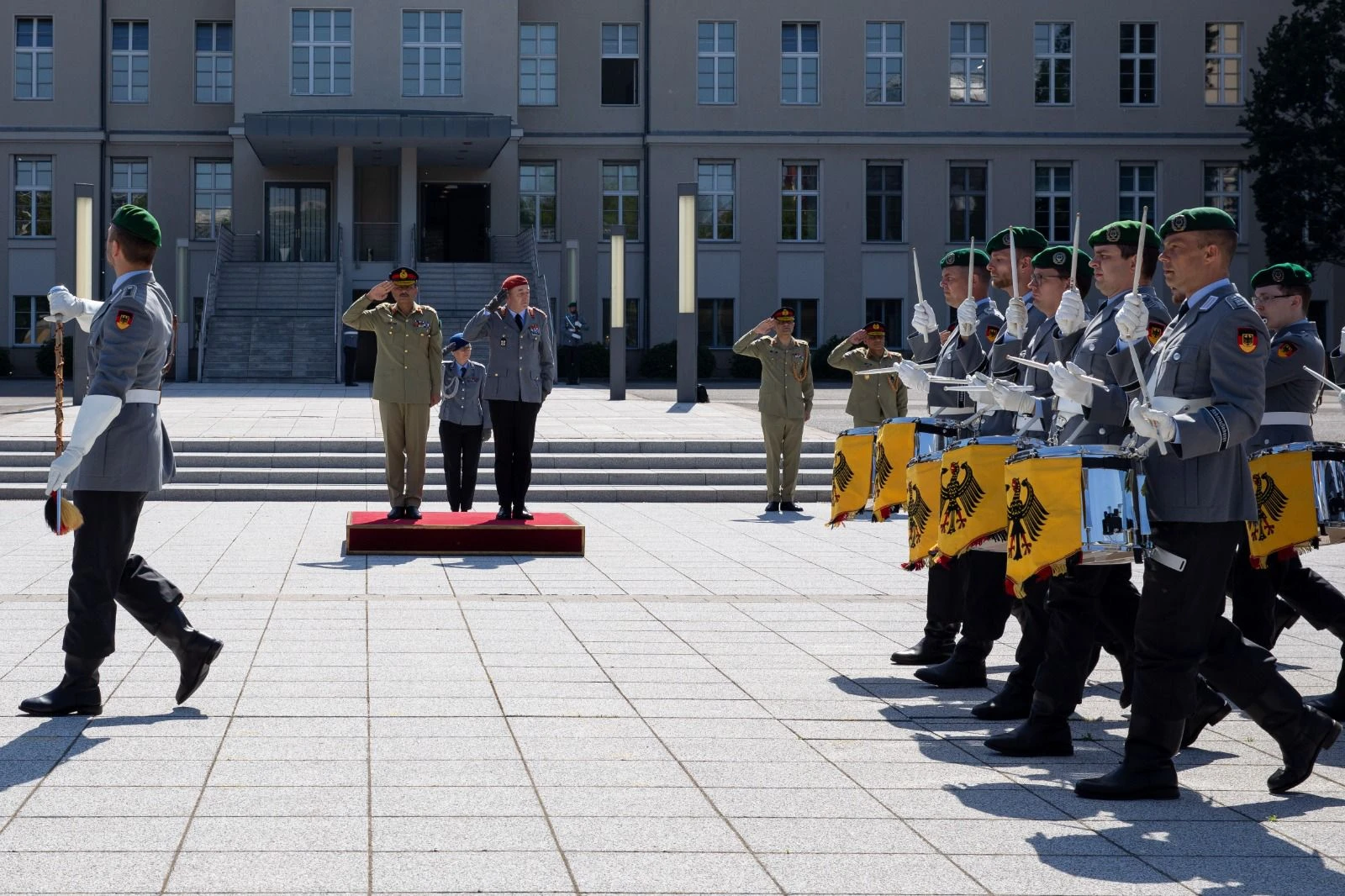 COAS discusses matters of mutual interest with top German defence leadership