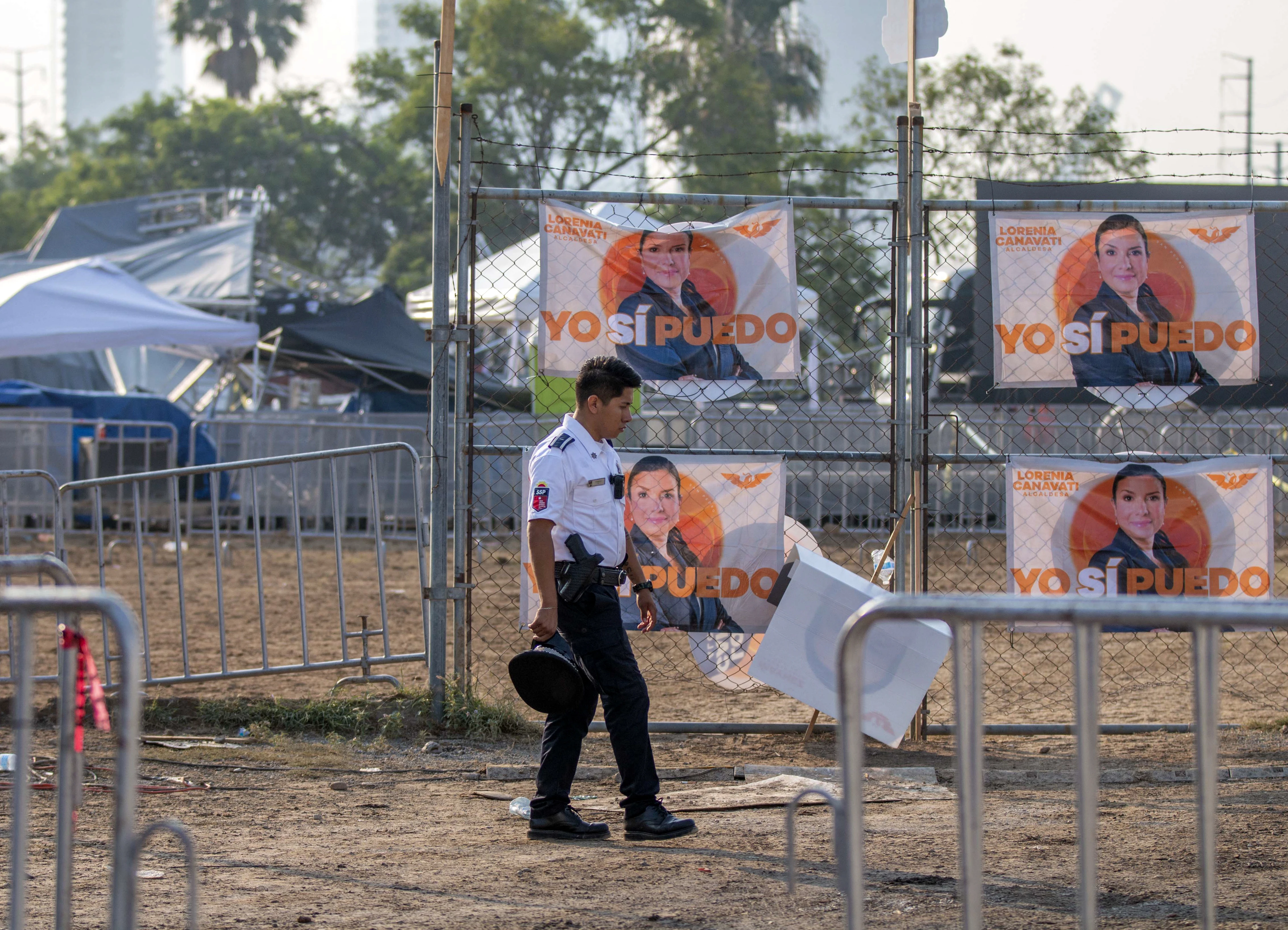 Nine dead, dozens hurt, as stage collapses at Mexico election rally