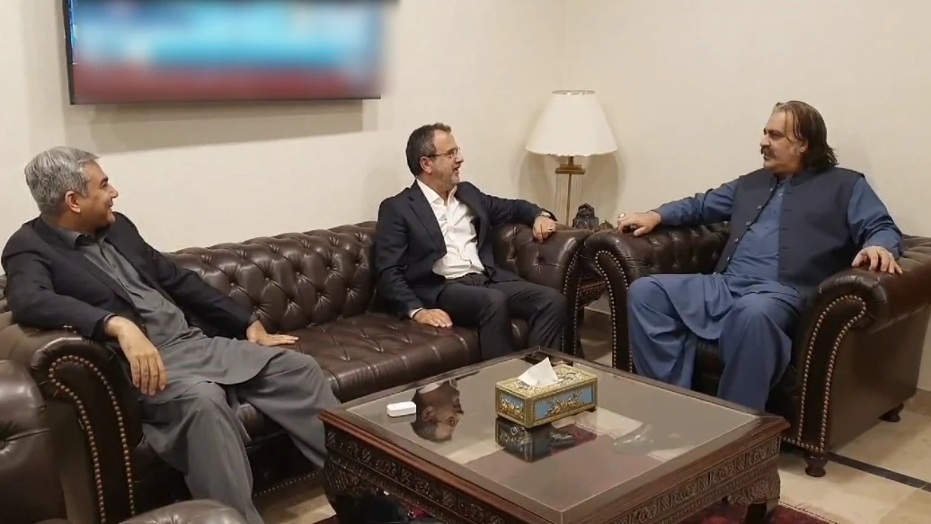 CM Gandapur calls on Interior Minister Mohsin Naqvi to discuss KP situation