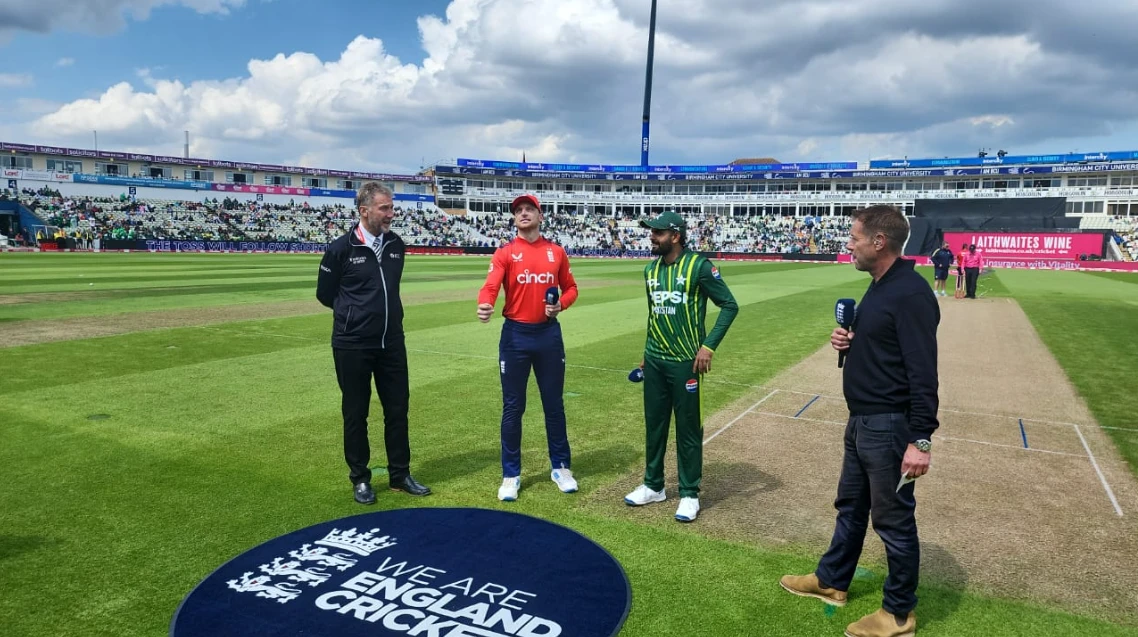 Pakistan opt to bowl first against England in 2nd T-20I