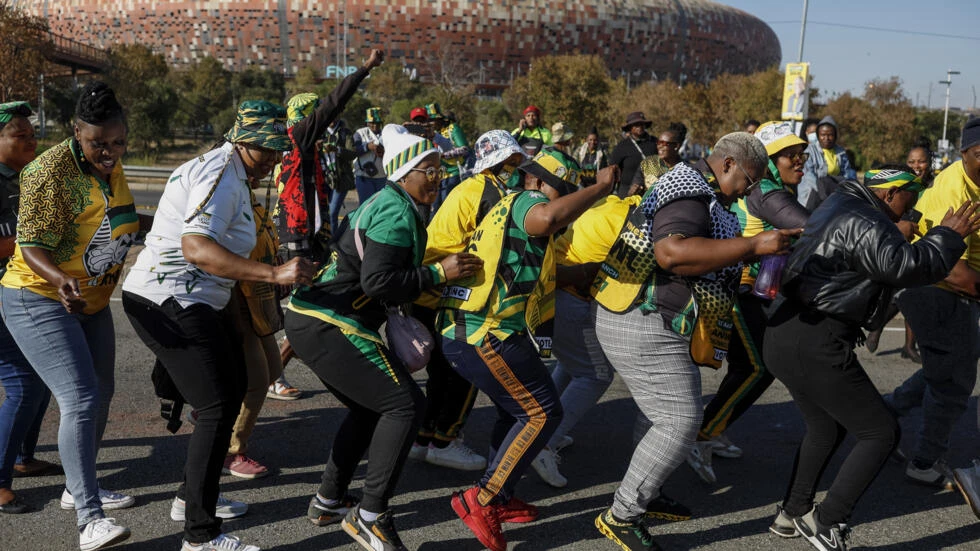 South Africa's ruling ANC rallies to defend solo rule