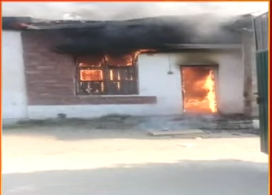 500 girls rescued as fire destroys high school in Haripur