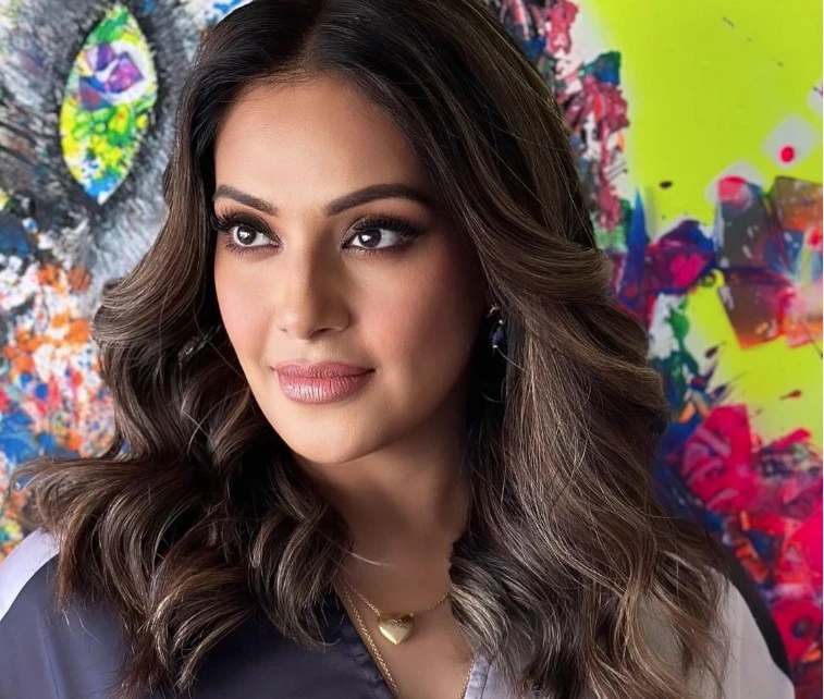 Bipasha Basu delves into new chapter, set to write book on self-discovery