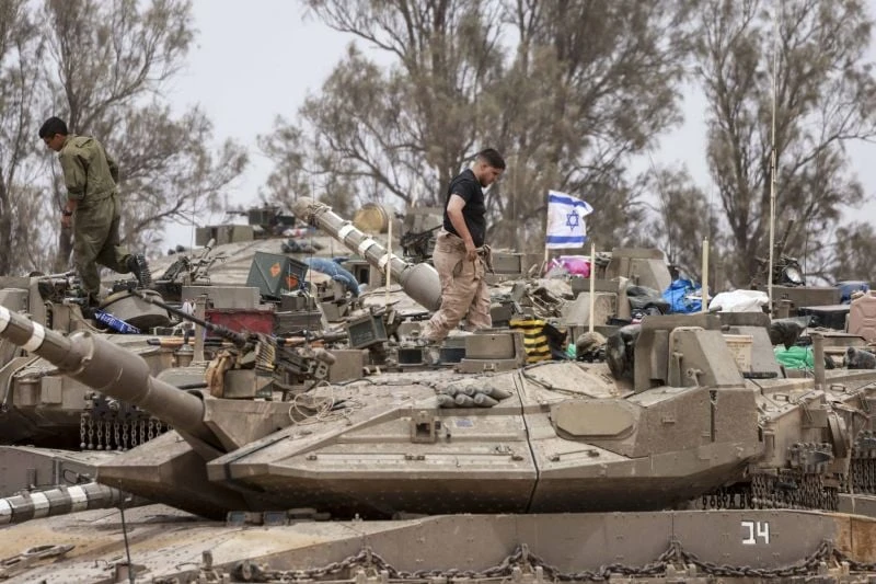 Israeli tanks reach centre of Rafah as Security Council to discuss camp blaze