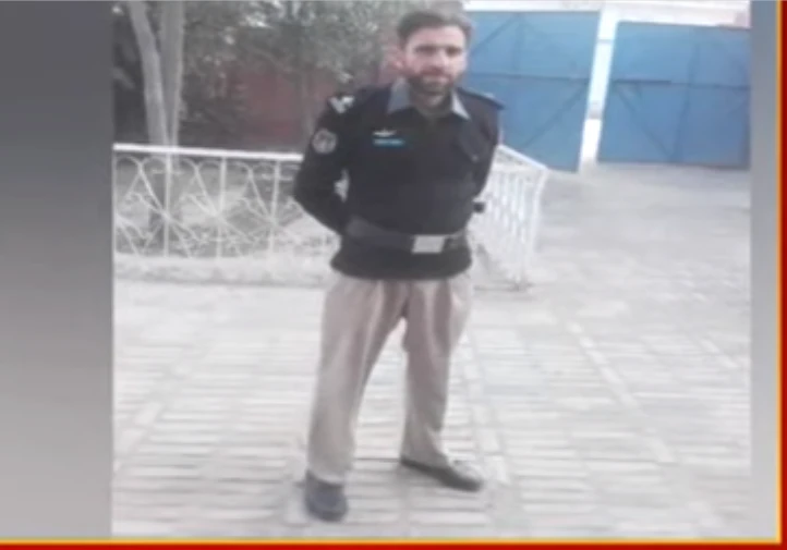 Militants shoot police officer dead in Peshawar