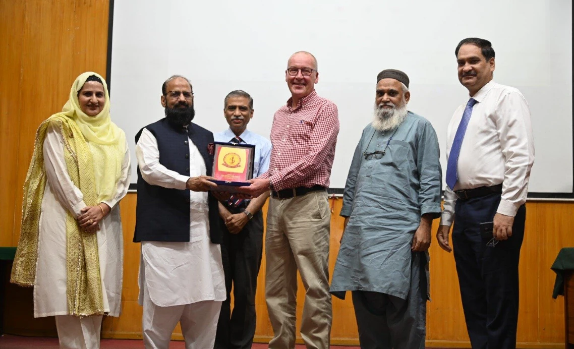 Prof Iain Lawrie sheds light on palliative medicine at FJMU in Lahore