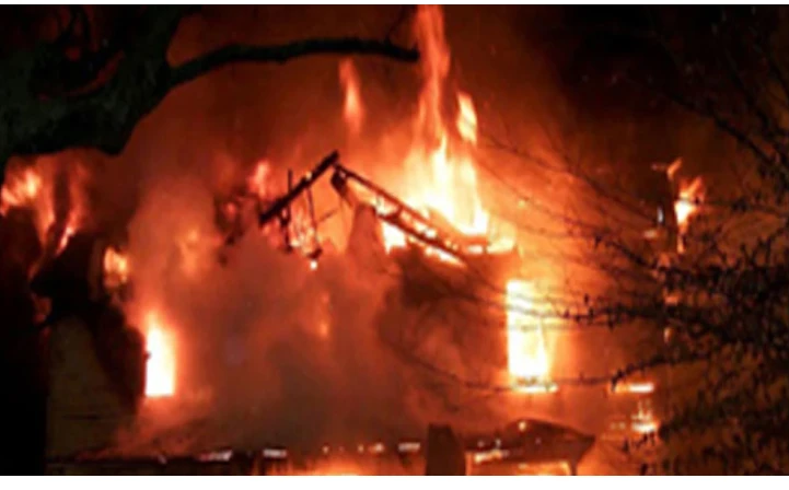 Two die as fire destroys Hindu trader’s house in Nawabshah