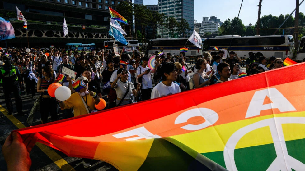 Tens of thousands of South Koreans celebrate Pride despite backlash