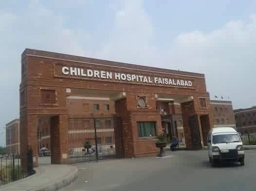 Case Registered against father, relatives over fight after child's death at Faisalabad Children's Hospital