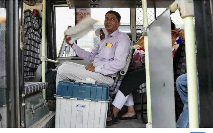 Heatstroke kills 33 Indian polling staff on last voting day