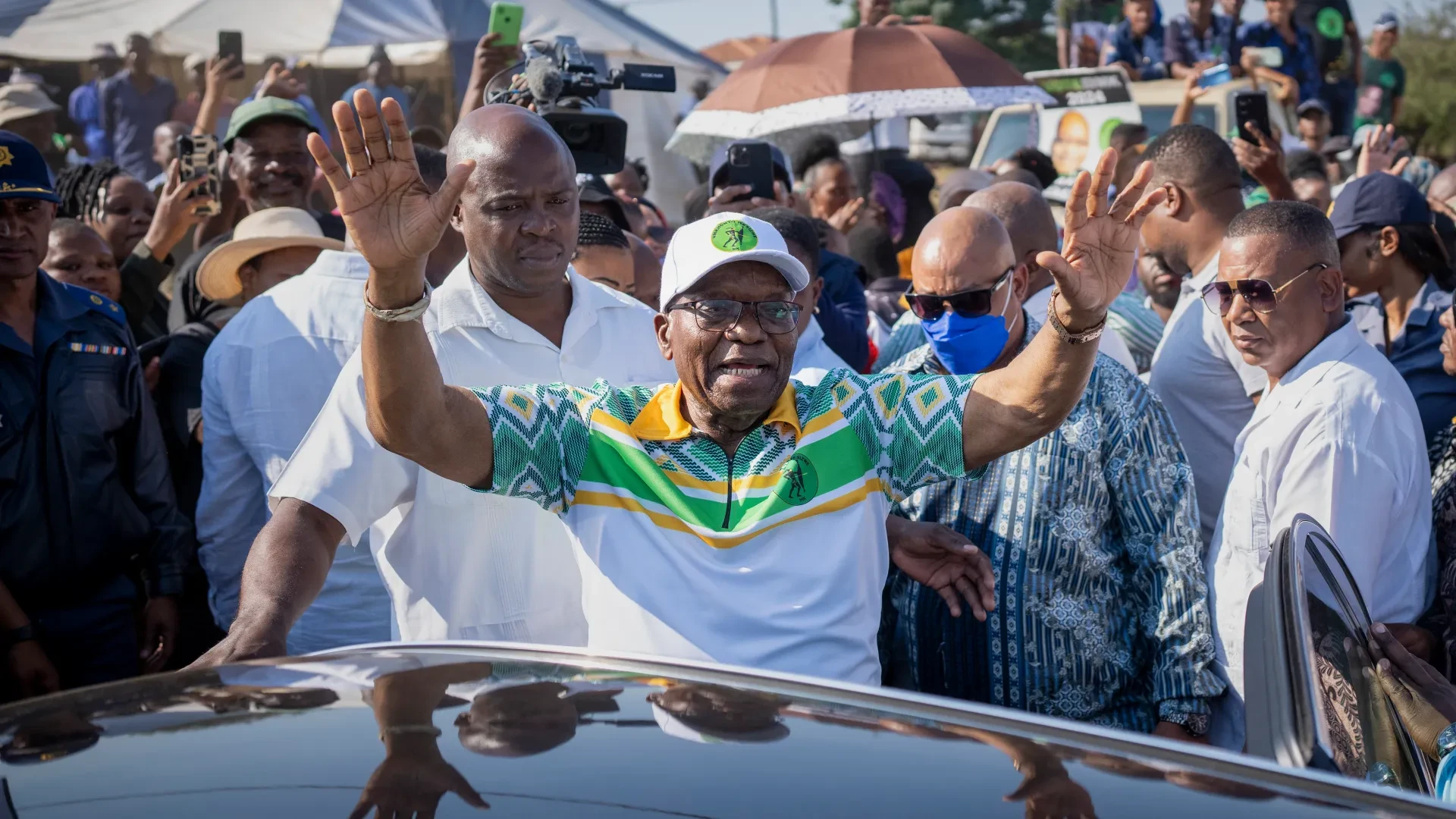 Honking motorcade kicks off Zuma's party after S.Africa vote