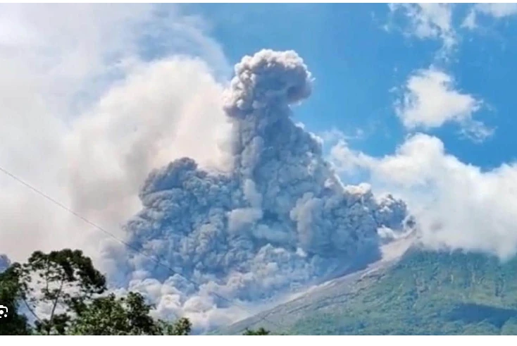 Indonesia volcano erupts, spews ash 7 km into the sky