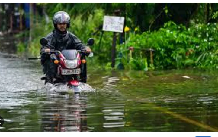 Sri Lanka monsoon floods kill 14, schools shut