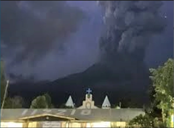 Hundreds in emergency shelters after Philippine volcano erupts