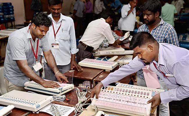 Indian election commission begins counting votes: AFP journalist