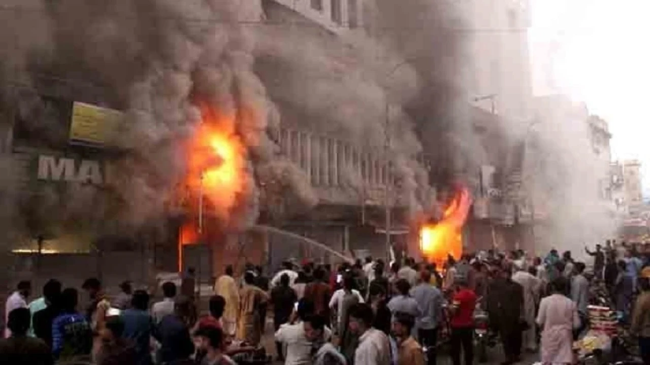 Fire breaks out in three places of different cities including Sukkur Excise Office