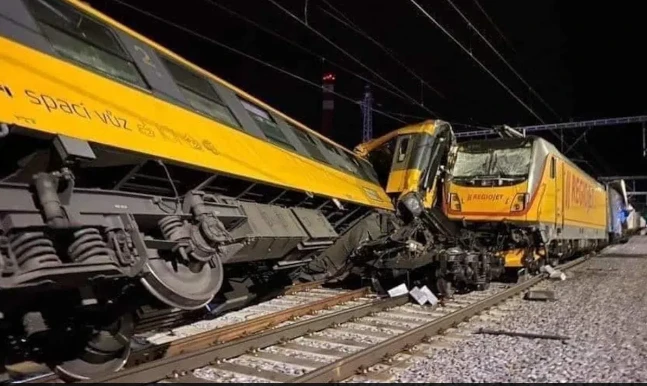 Four dead, dozens injured in Czech train crash