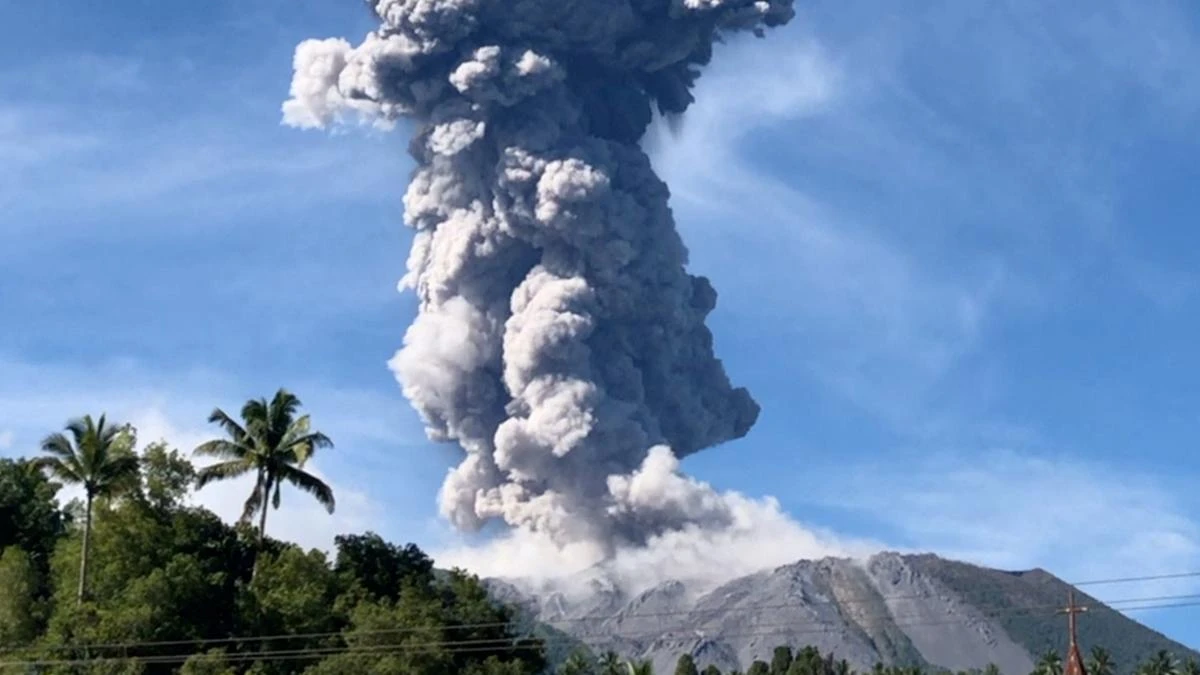 Indonesia volcano erupts three times, spews 5 km ash tower