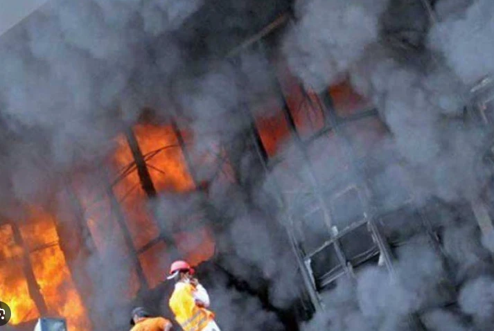 Massive fire breaks out in Daska foam factory