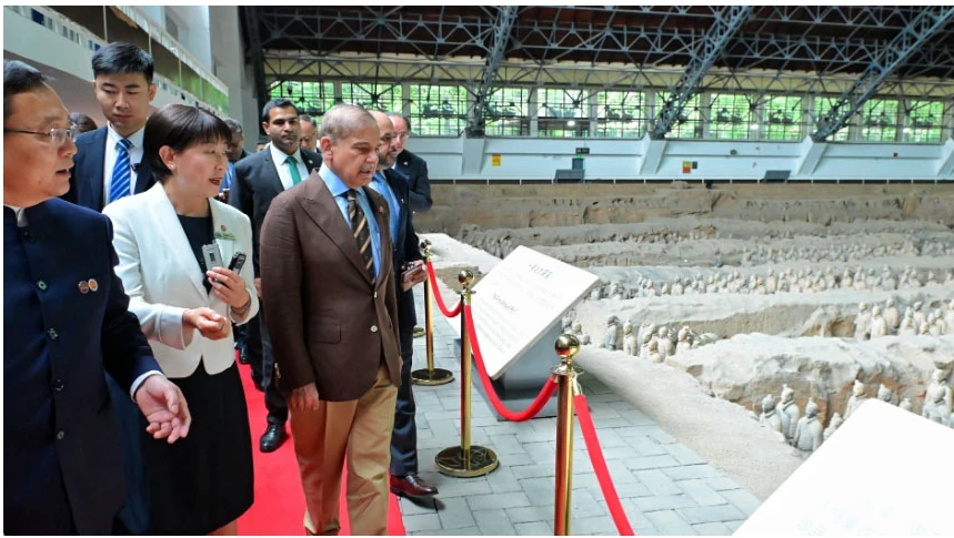 PM Shehbaz visits Terracotta Warriors Museum in Xi'an