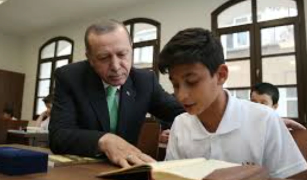  Turkey's Erdogan presents new 'moral' education programme