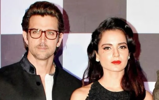 'Ex-beau' Hrithik Roshan waves support for Kangna amidst latest slap-scene