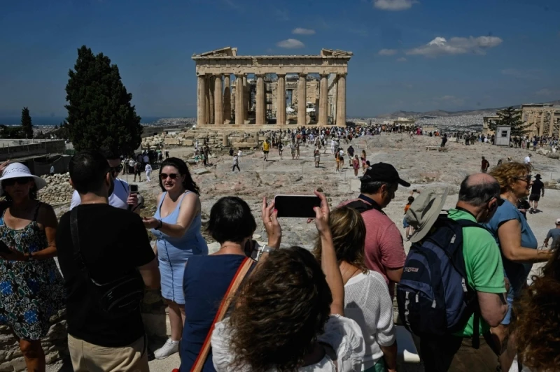 Greece to bake in season's first heatwave: minister