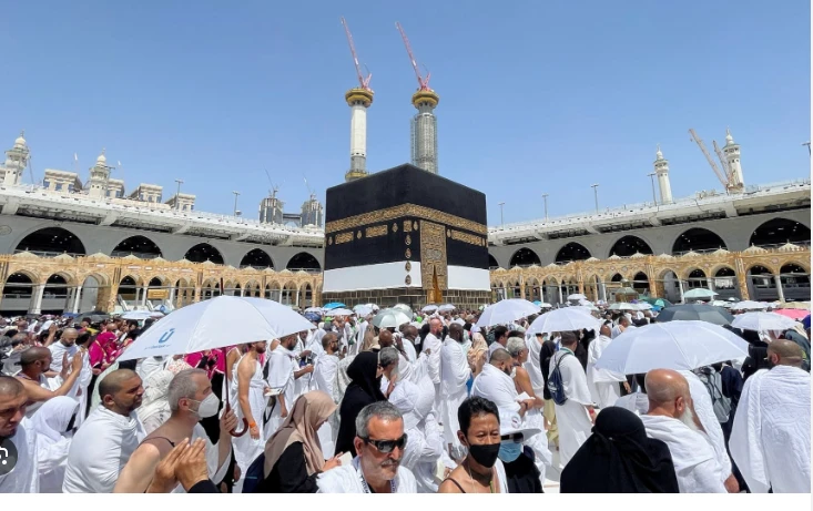 Gaza siege hangs over Hajj as pilgrims flock to Makkah