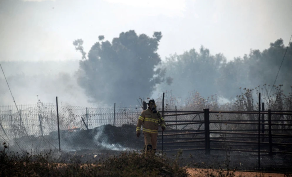 Hezbollah fires new barrage at Israel