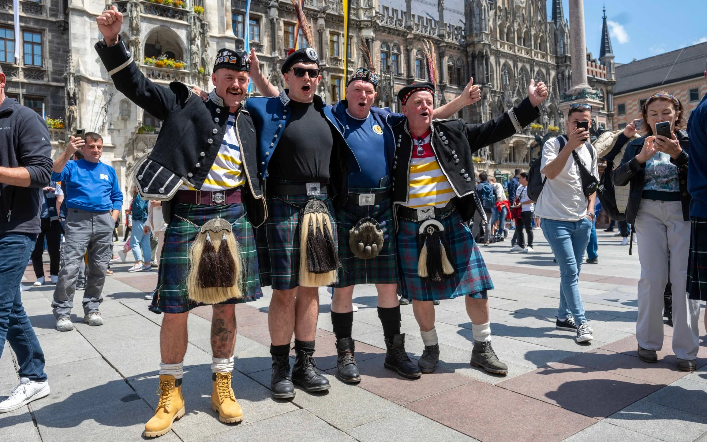 Kilts and bagpipes: Scotland's 'Tartan Army' in Munich for Euros opener