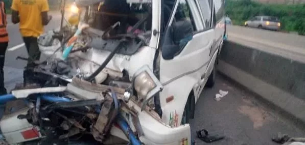 Karachi to Kandhkot bound van accident at Kandiyaro Bypass: One dead, 10 injured