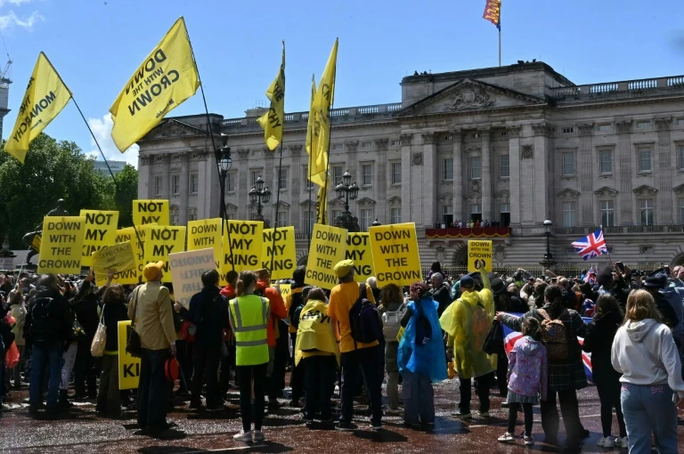 UK anti-monarchists try to rain on Charles's birthday parade