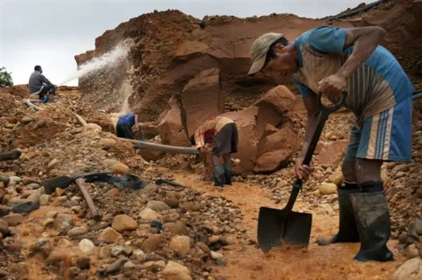 Illegal gold mining eats into Peruvian Amazon