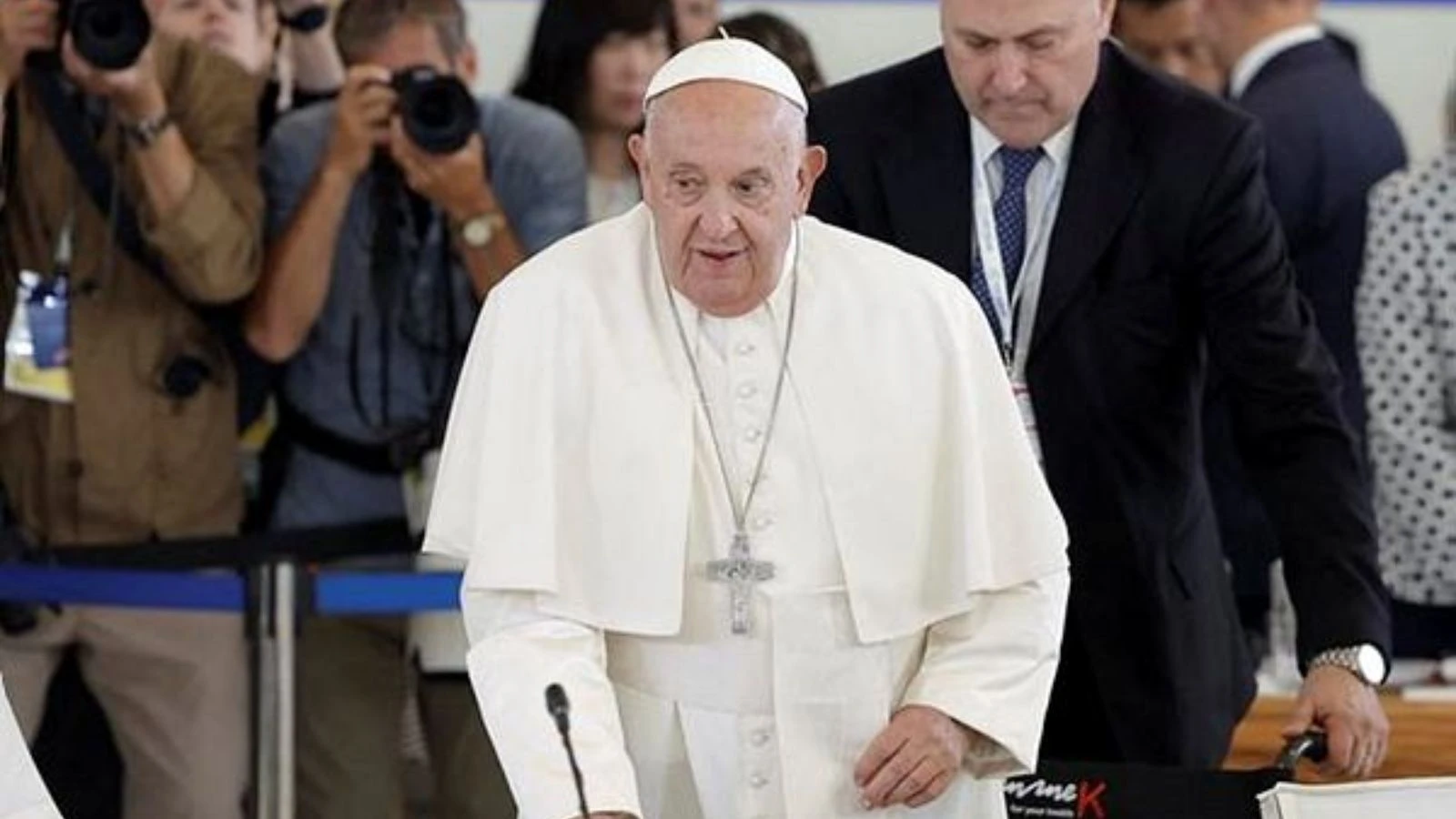 Pope appeals for halt to DR Congo violence