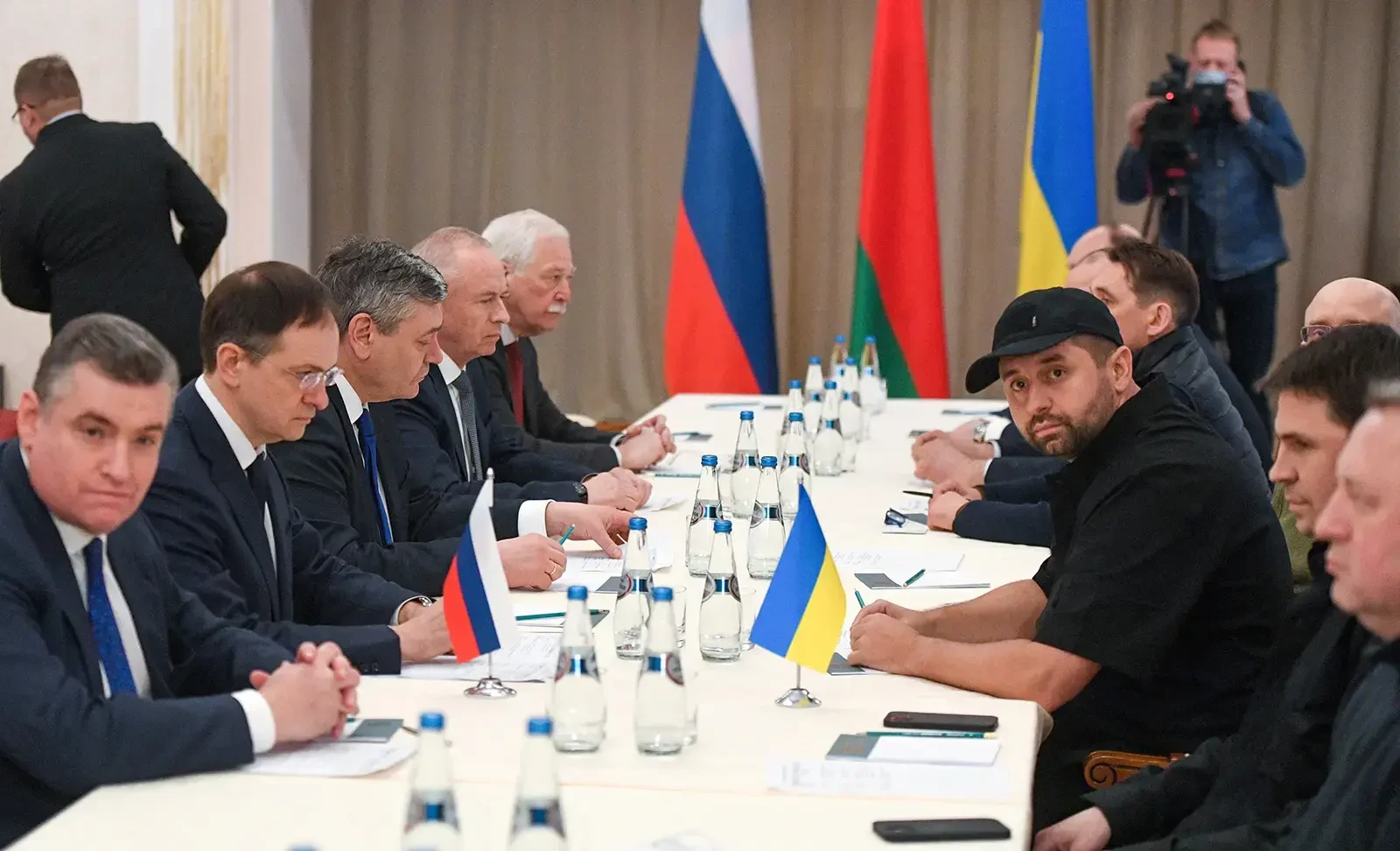 Ukraine summit paves way for peace talks with Russia