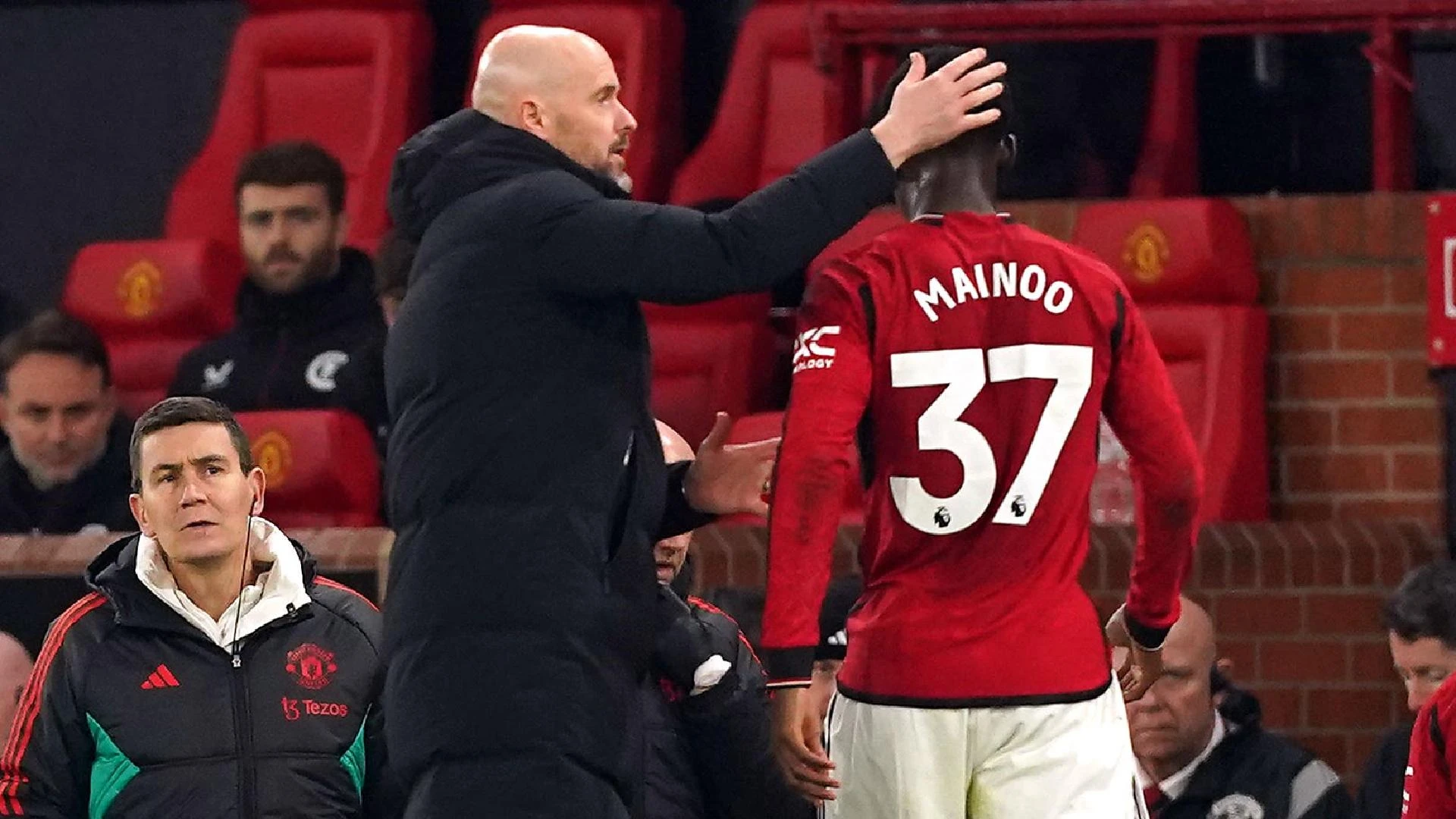 Mainoo happy to build with Ten Hag at Man Utd