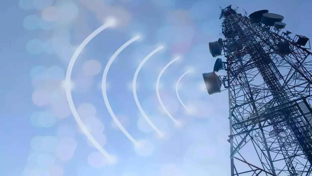 Unbelievable: Thieves steal entire mobile phone tower in Larkana