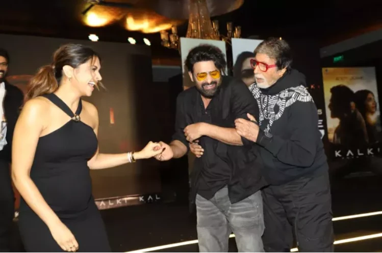 Amitabh Bachchan’s careful gestures for mommy-to-be Deepika wins hearts of many