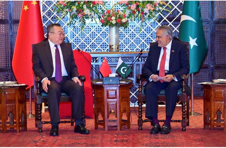 Ishaq Dar, Chinese minister take up raft of issue in Islamabad huddle